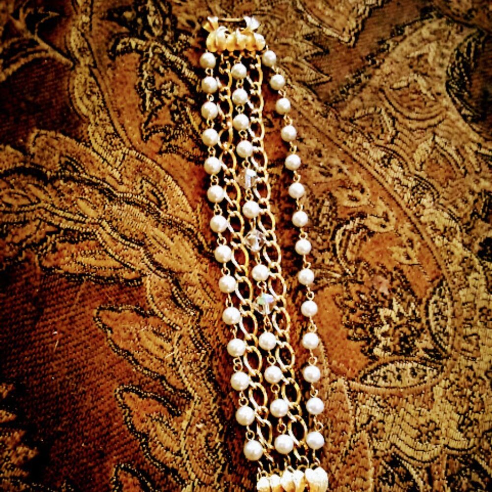 7 inch multistrand faux pearl bracelet EC Sparkles